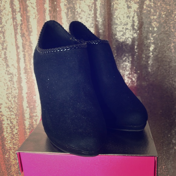 Xappeal Shoes - Black booties